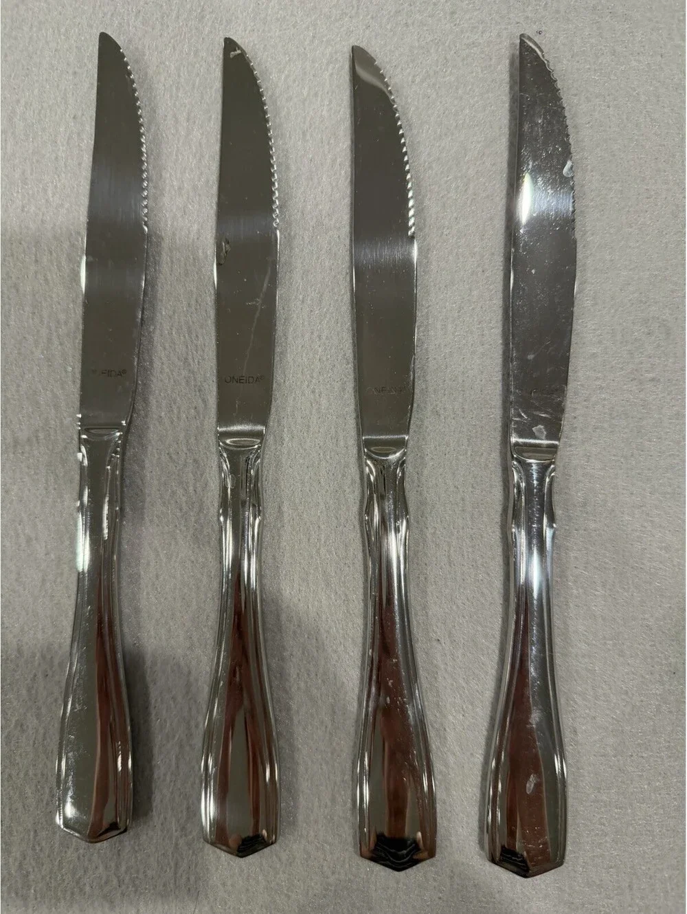 Oneida 18/10 Stainless Flatware Carolina Pattern 23 Pieces EUC